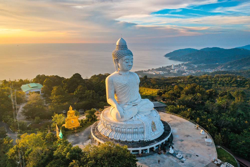 تمثال بوذا من رحلة جزيرة بوكيت في ٥ ايام